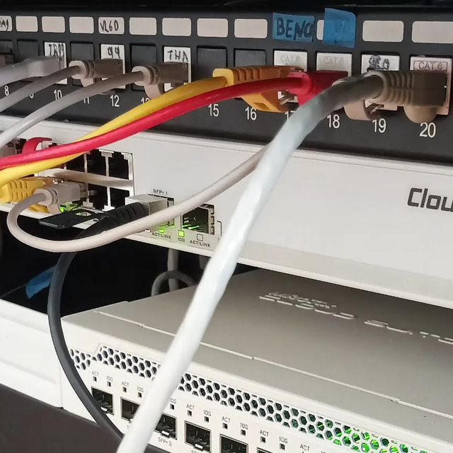 Rack switching and patch-panel connections